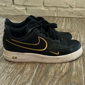 Nike Air Force 1 '07 LV8 "Metallic Swoosh Pack" Black Gold Sneakers | Size 9 Men